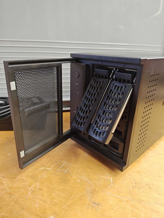 Dysk sieciowy Netgear ReadyNAS Duo / RND2000 V2 / bez dysków Kraków ...
