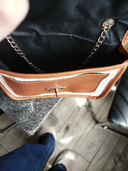 Nowa torebka na łańcuszku