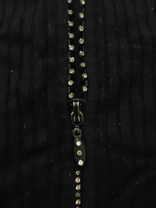 Camisola preta de manga comprida