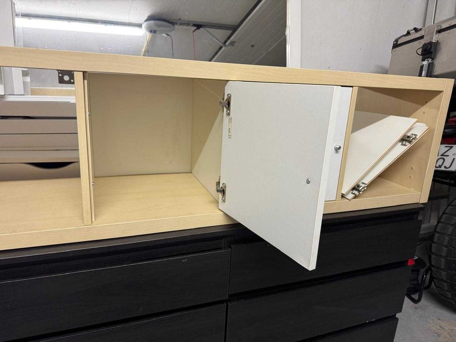 Móvel estante cubos IKEA Kallax com portas Muito bom estado