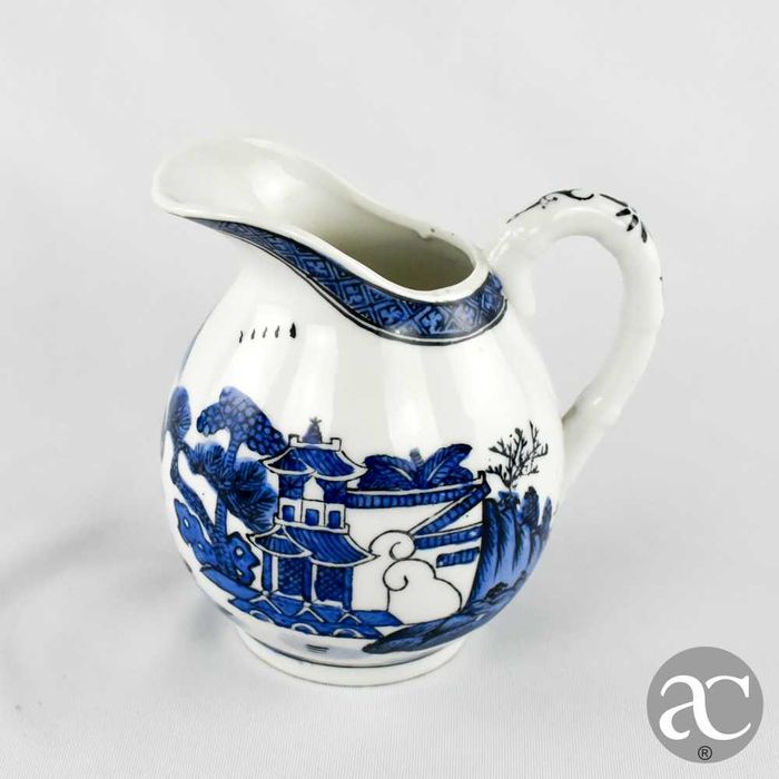 Bule, Leiteira e Açucareiro em porcelana da China, Cantão, circa 1970