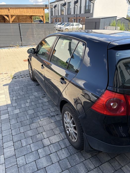 Golf 5 1.6 MPI  2004r.