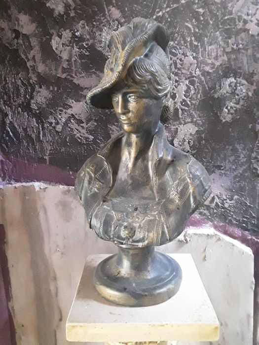 Busto Feminino em Bronze – Estilo Inglês Aristocrático