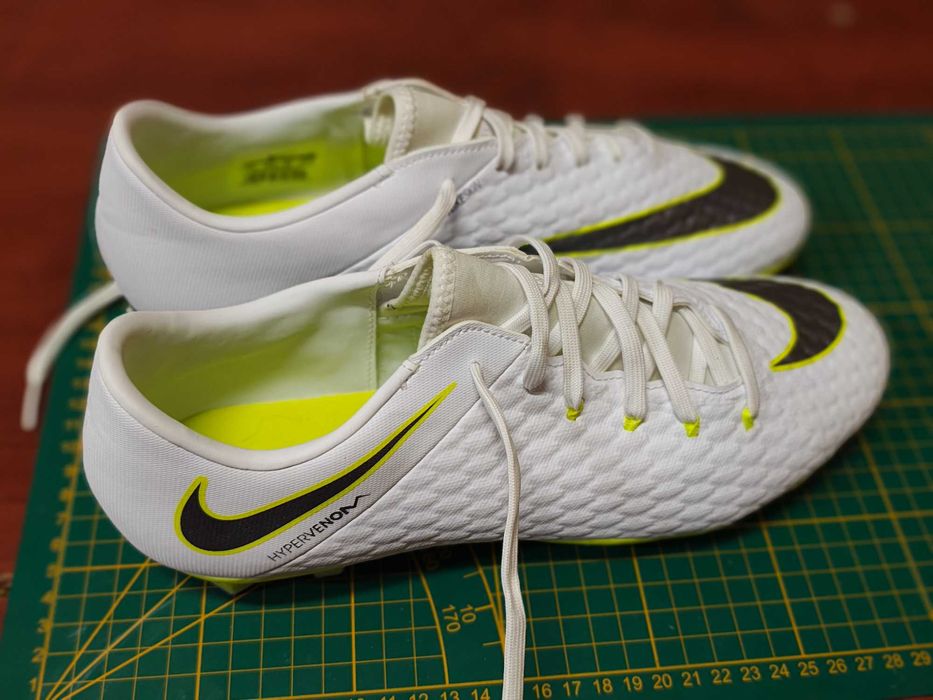 Nike HYPERVENOM  43 27,5cm nowe.