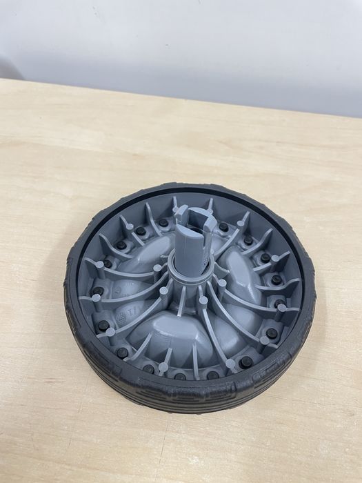 Koła tylne zbiornika odkurzacza piorącego Karcher Puzzi 8/1 , 10/1