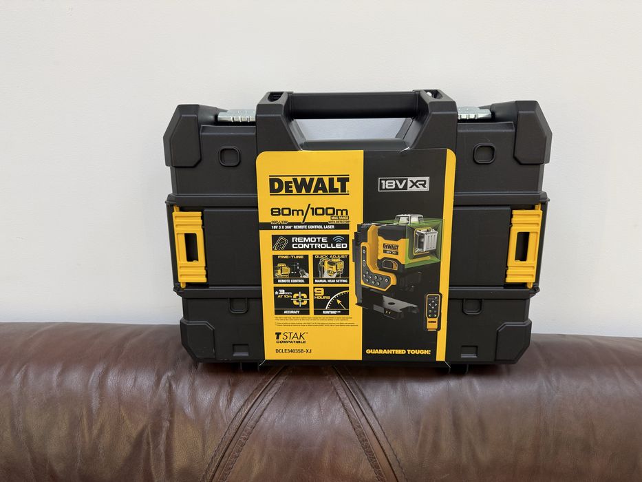 DeWALT DCLE34035B-XJ  професійний лаерний рівень 3х360, з дист. керув.