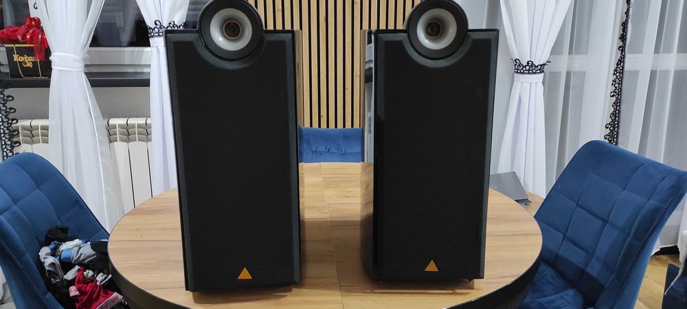 Triangle Genese Trio