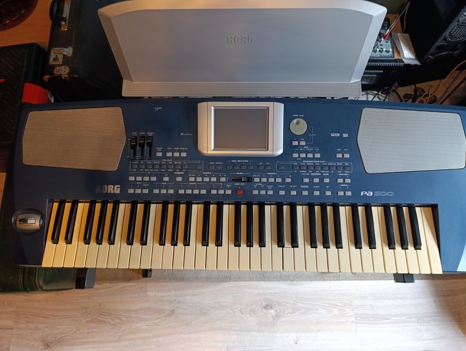KORG PA500 keyboard