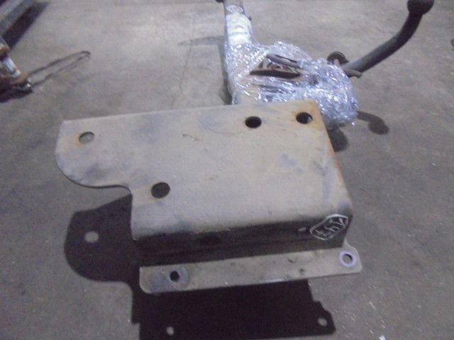Gancho reboque NISSAN Micra III (K12)