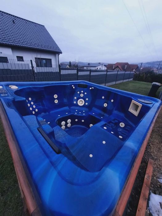 SPRZEDAM jacuzzi  pilnnie