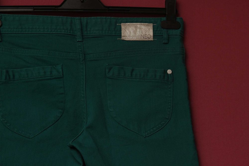 Adidas NEO рр 29 32 джинсы из хлопка и лайкры