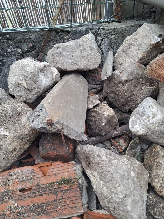 DOU Pedras e entulho (Porto/Francos)