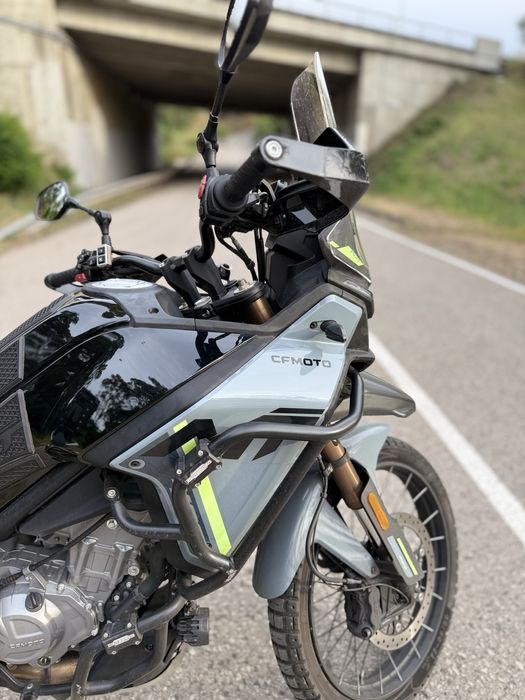 Cf moto 450 MT 2025 com muitos extras e como nova