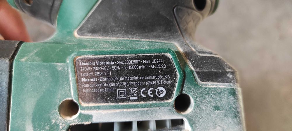 Lixadora 1/4 Folha 240W