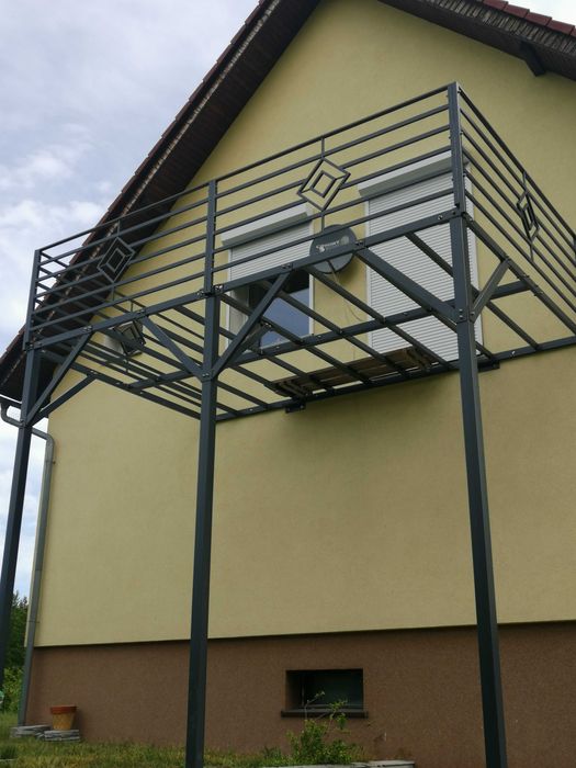 Schody metalowe zewnętrzne