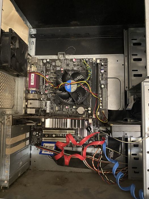 Системний блок (і5-2300/4Gb RAM/320Gb HDD/ASUS Radeon HD 6570 1GB