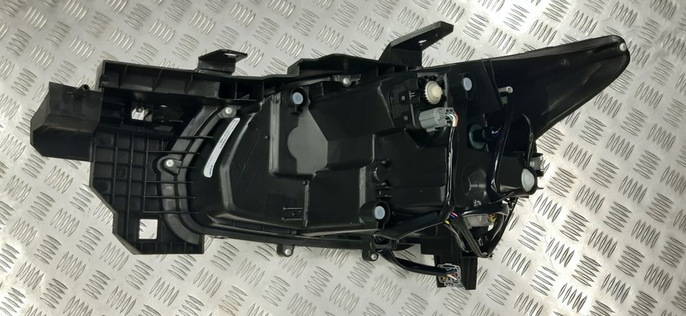 Фара ліва/права нова для Mazda CX-9 2016+