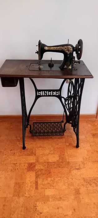 Máquina de costura antiga Singer