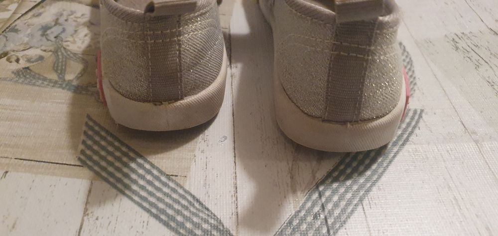 Buty kapcie baleriny r. 27 cocodrillo dziewczynie srebne