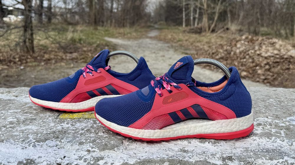 Жіночі бігові кросівки Adidas Pure Boost X