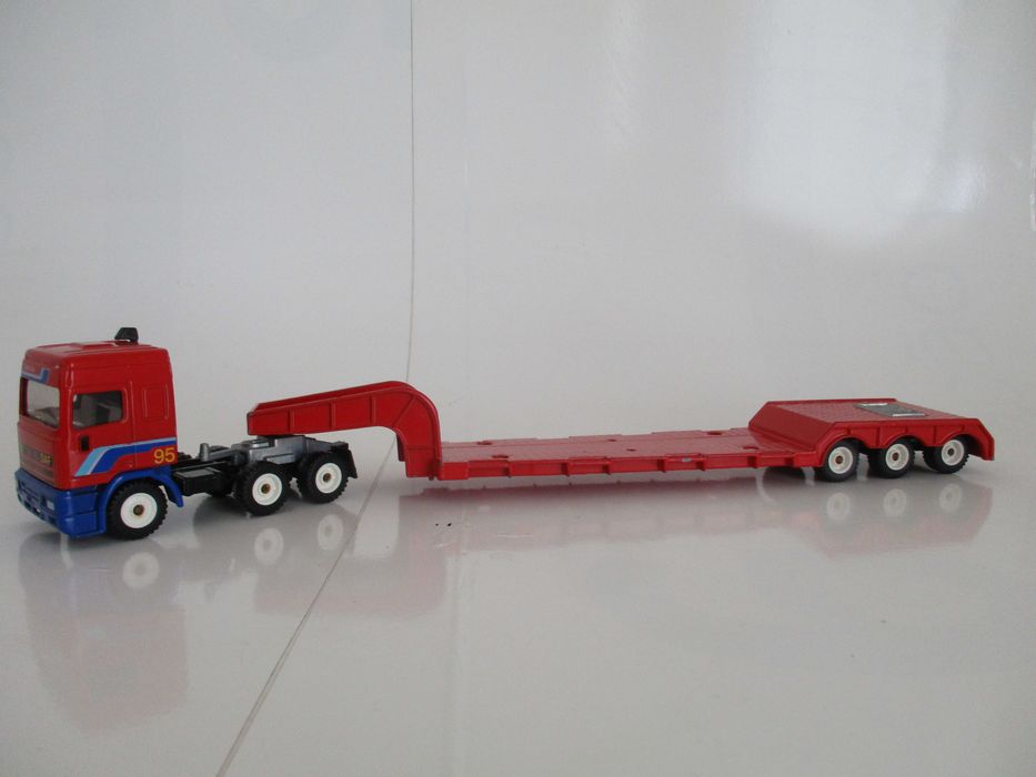 Miniatura CAMIÃO  DAF 95 SPACE CAB SIKU 4018 esc.1.55