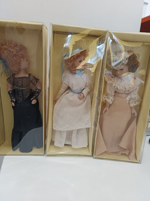 Bonecas de porcelana