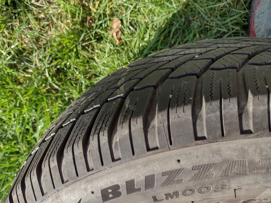 Bridgestone Blizzak LM005 195/65 R15 91T zimowe – 5 szt. 4+1
