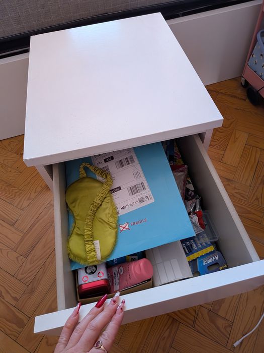 Cabeceira de gavetas ikea
