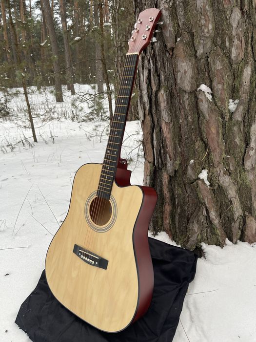 Акустична гітара натурального кольору нова матова
