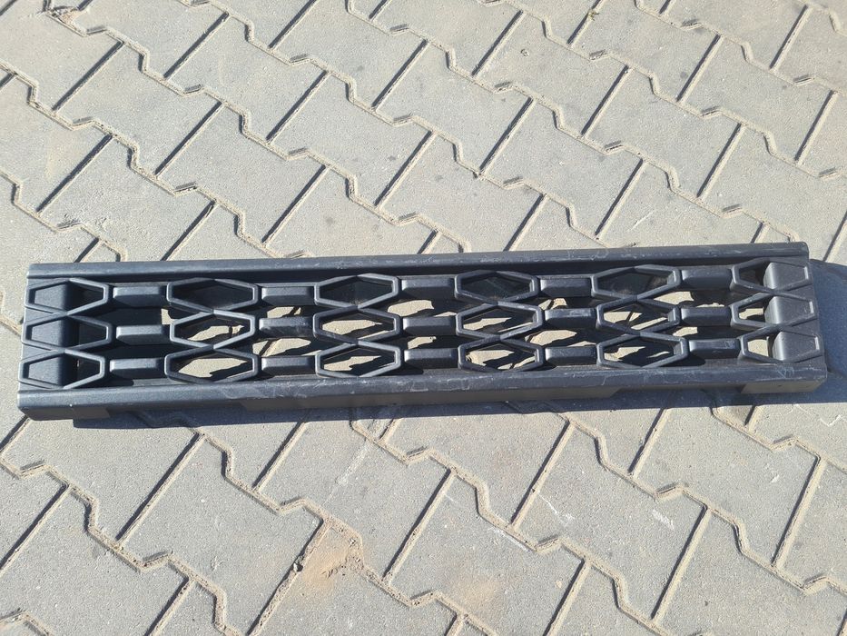 Atrapa stopień ławka Grill Kratka Renault Gama T Range Evo Lift