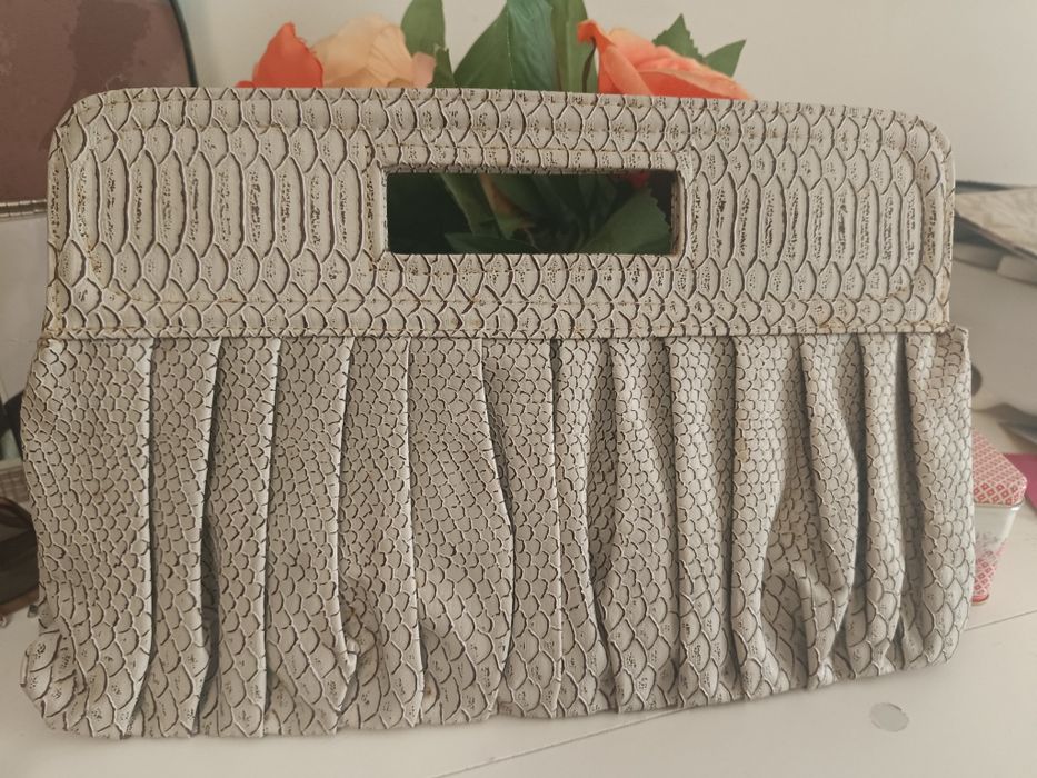Carteira beige  para festas