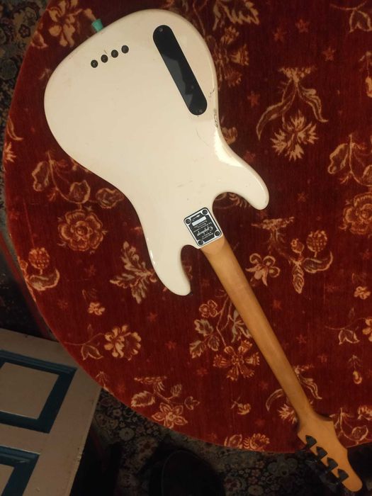 Gitara basowa Gibson