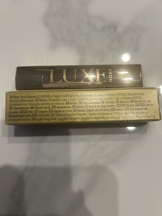 Serum do ust LUXE Avon