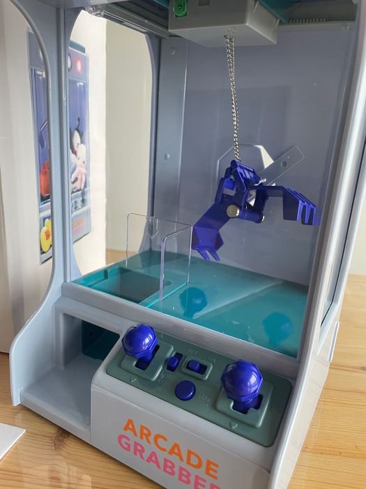 Máquina Divertida de Apanhar Brinquedos - NOVA - Com luzes led e som!