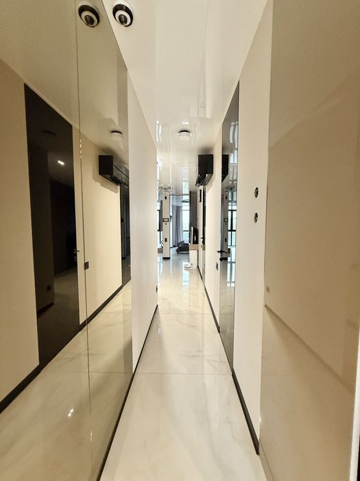 LUXURY Видова двокімнатна в центрі Ірпеня! Дизайнерський ремонт!