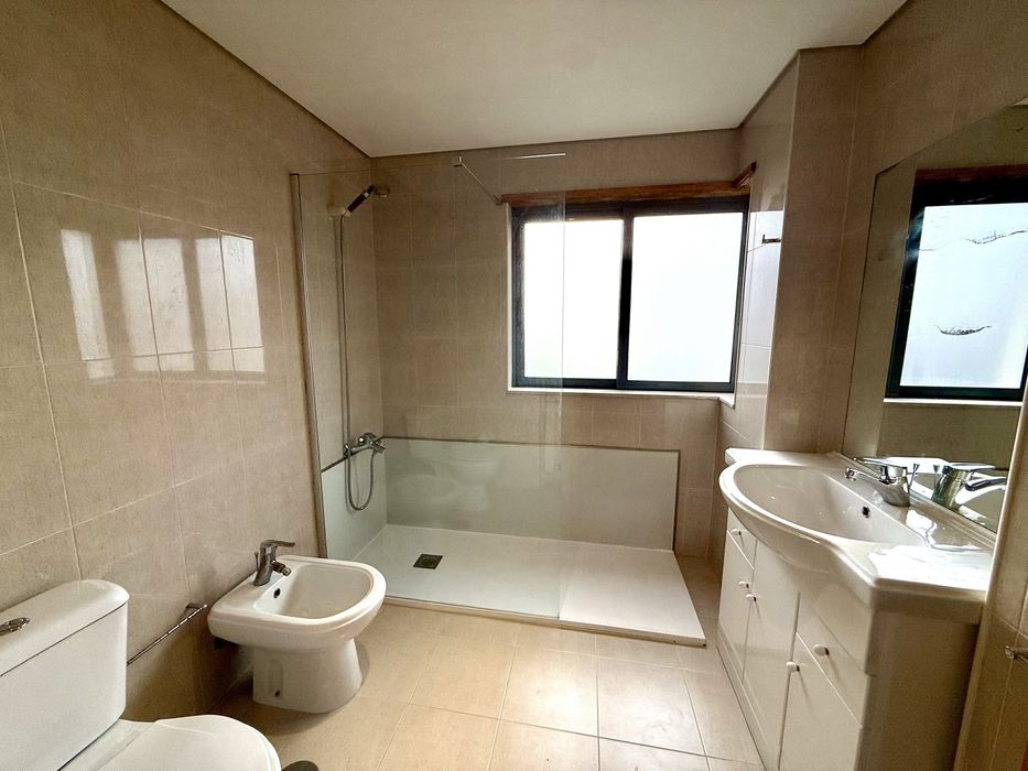 Alugo Apartamento T3