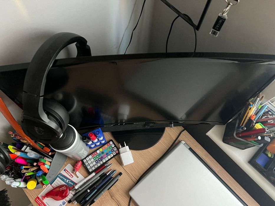 Komputer stacionarny + monitor (na PS5)