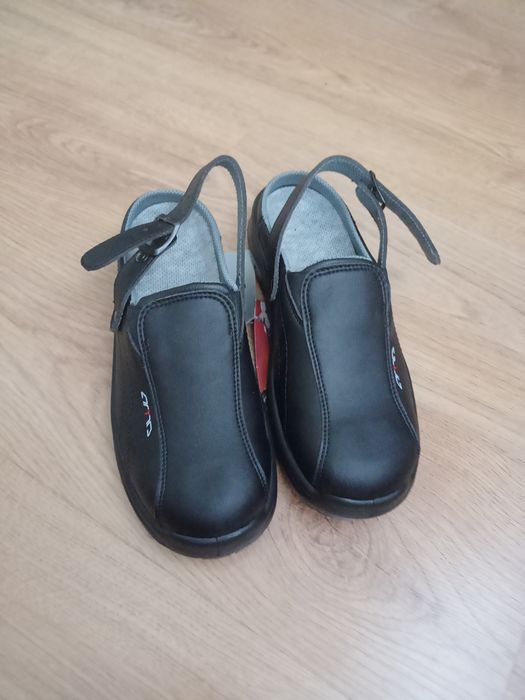 Nowe buty robocze klapki