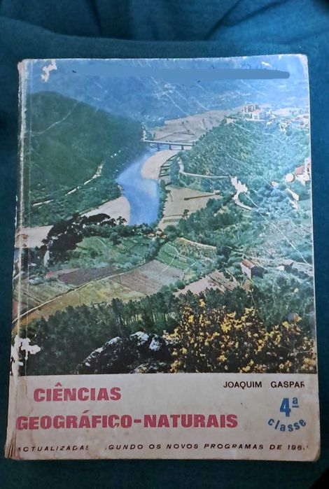 Livros escolares antigos