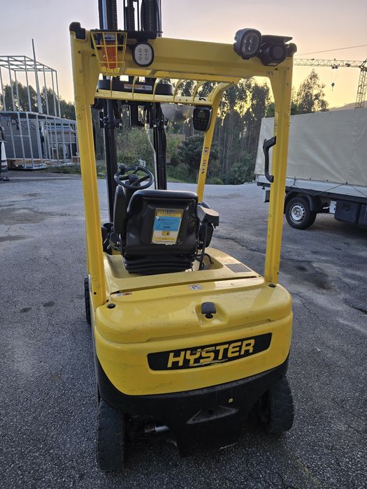 Empilhador HYSTER J1.8XN Triplex