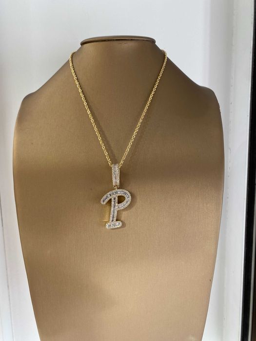 Wisiorek z diamentami naturalnymi Literka 4.50 CT bagiety