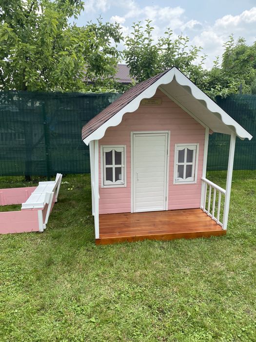 Дитячий будиночок майданчик пісочниця гірка дітям