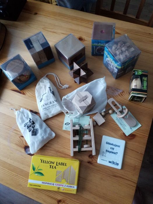 Układanki logiczne z drewna, gry drewniane IQ Puzzle
IQ Puzzle