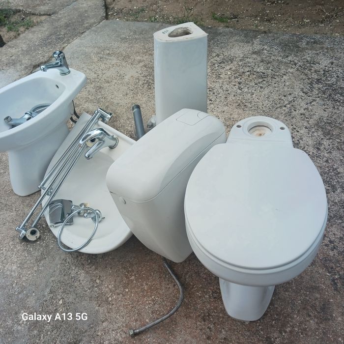Conjunto de cerâmica para WC