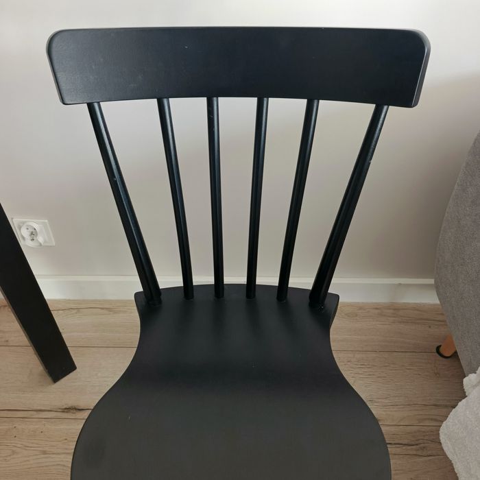 Stół okrągły rozkładany Ikea BJURSTA i dwa krzesła