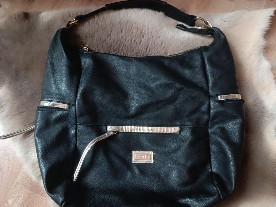 Miękki hobo bag duża pojemna torba na ramię Conci