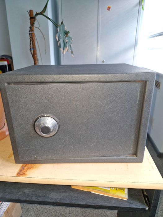 Сейф для грошей та документів ПАРИТЕТ-К  (ТМ GRIFFON)