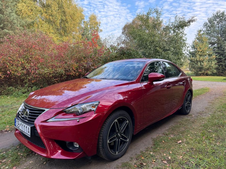 Lexus IS