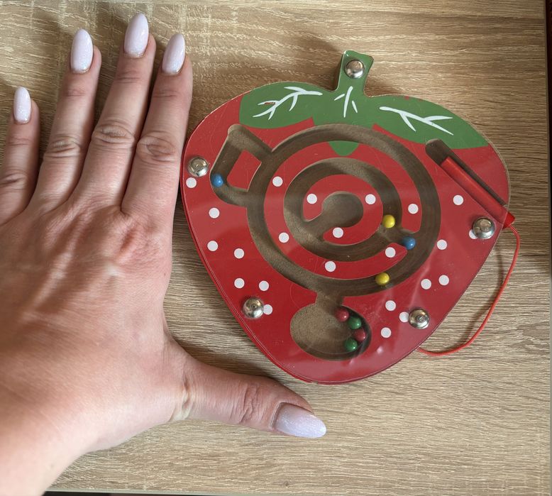 Магнітна гра полуничка