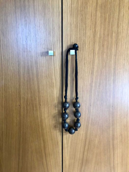 Colar em madeira e tecido